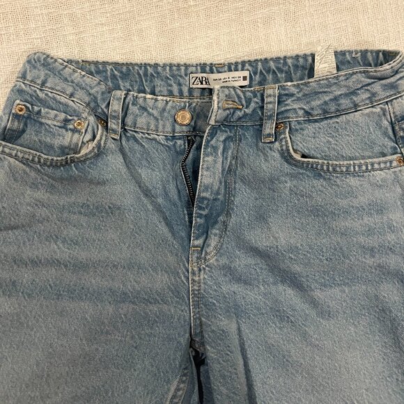 Zara Straight Leg Jeans - Light Denim - Picture 2 of 4